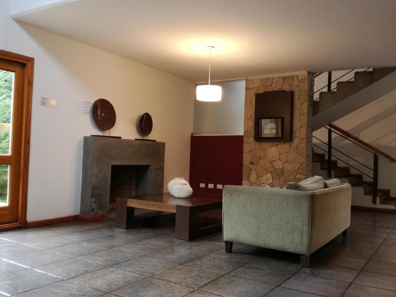 Hosteria Aca Al Sur Villa La Angostura Dış mekan fotoğraf